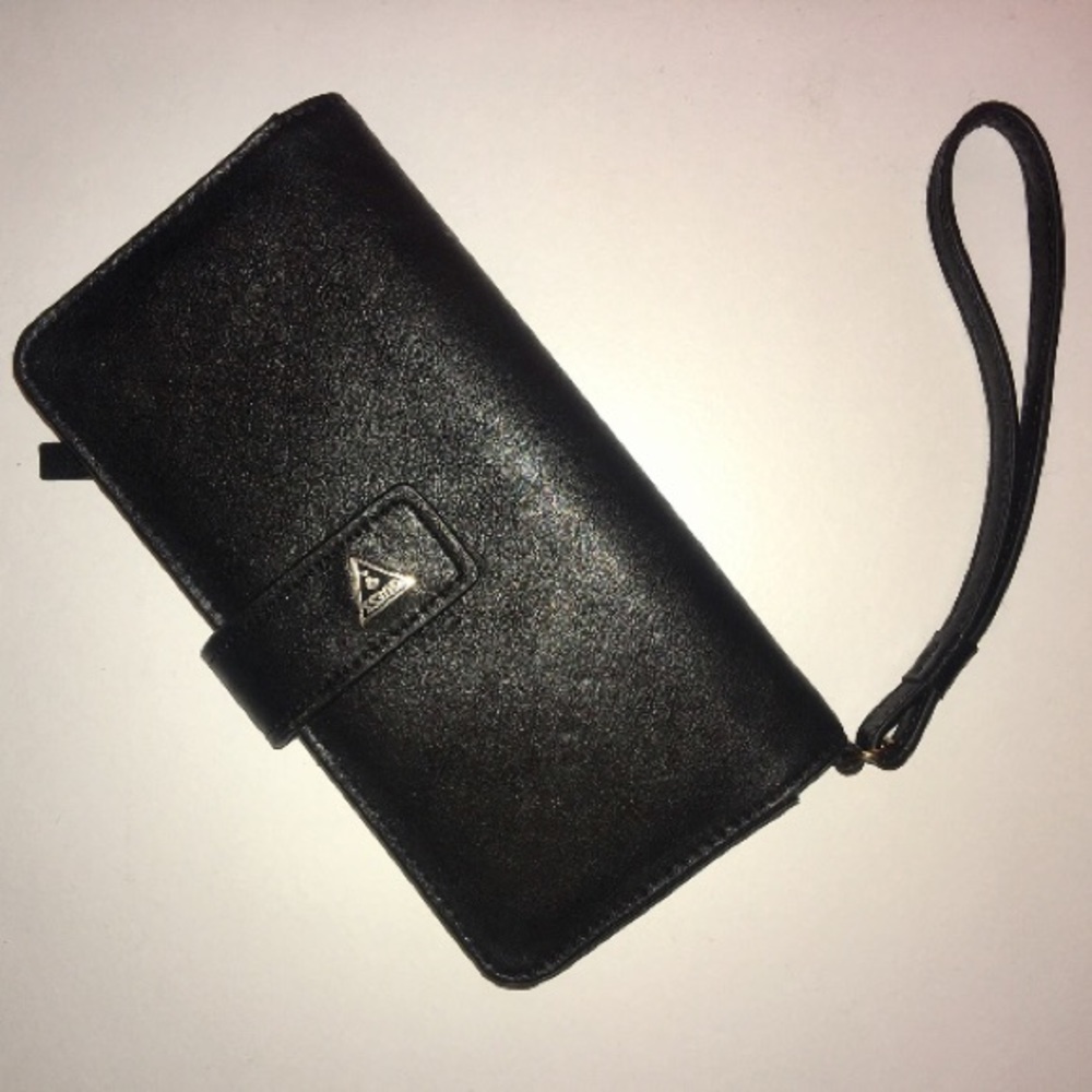 Guess Wristlet